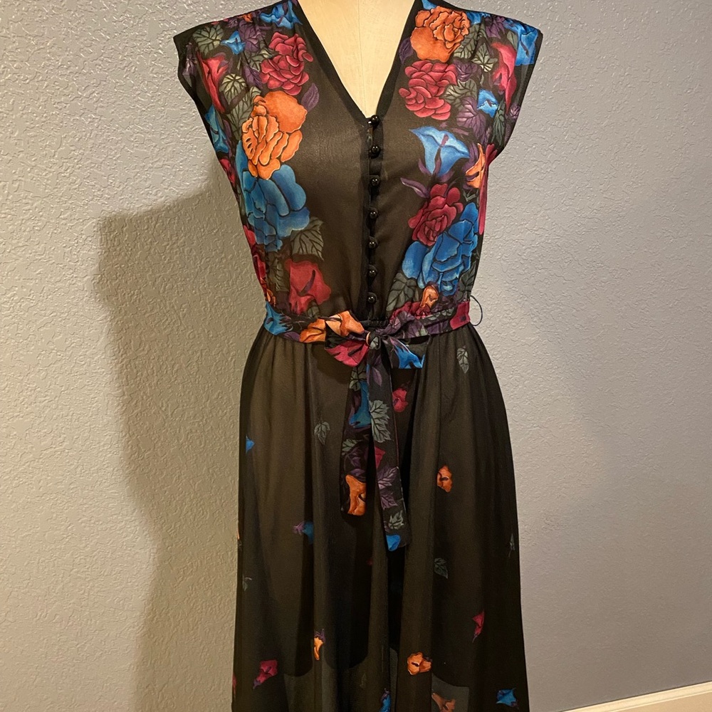 Source Unknown Red and Orange V-Neck Sundress Midi